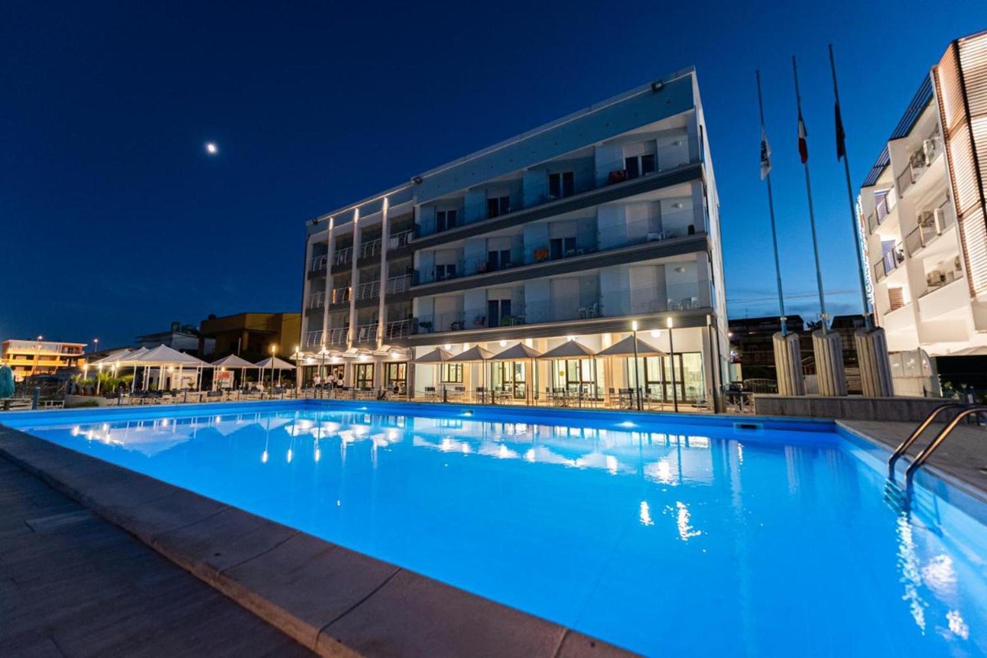 Hotel Marcelli Numana Exteriör bild