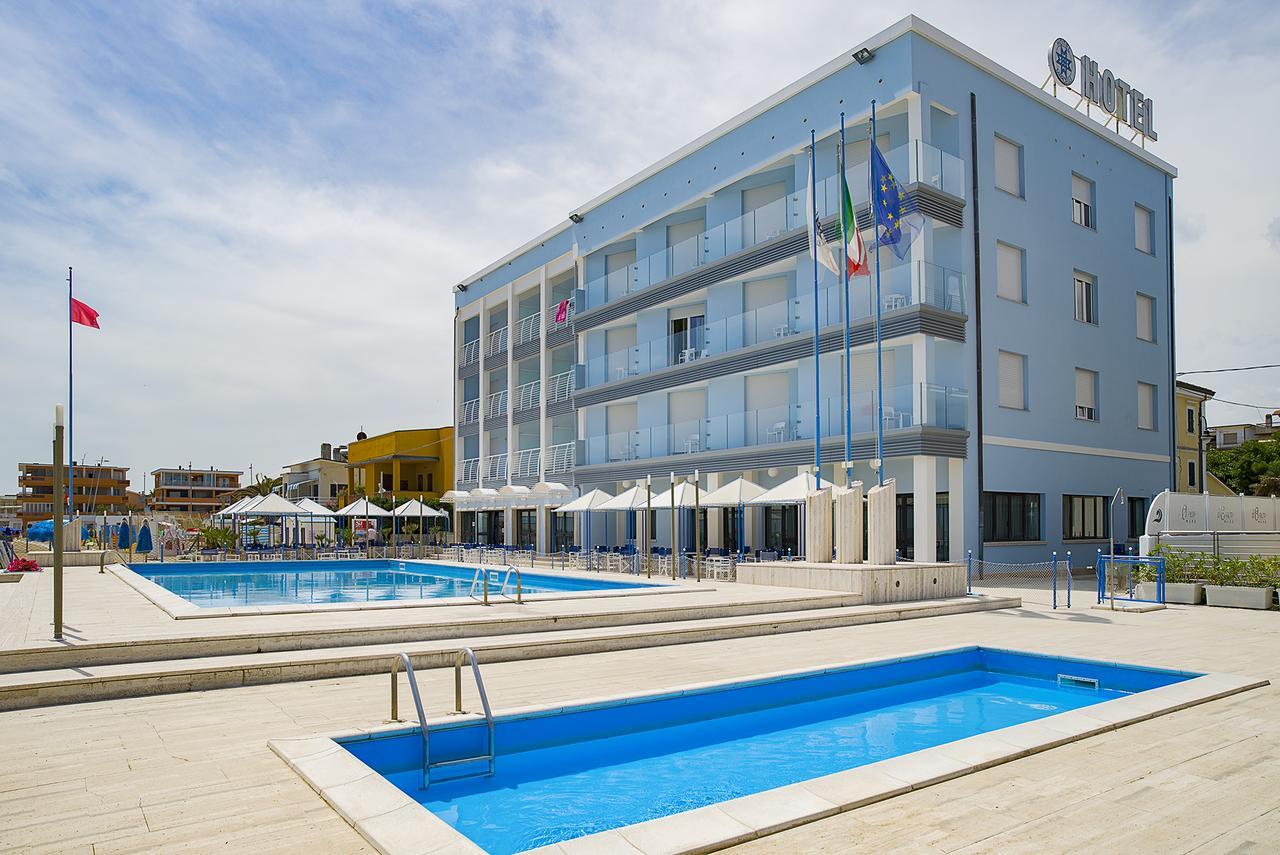 Hotel Marcelli Numana Exteriör bild